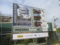 906598 Afbeelding van het informatiebord voor het nieuwbouwproject 'Meysters Buiten' aan de Everard Meijsterlaan te Utrecht.